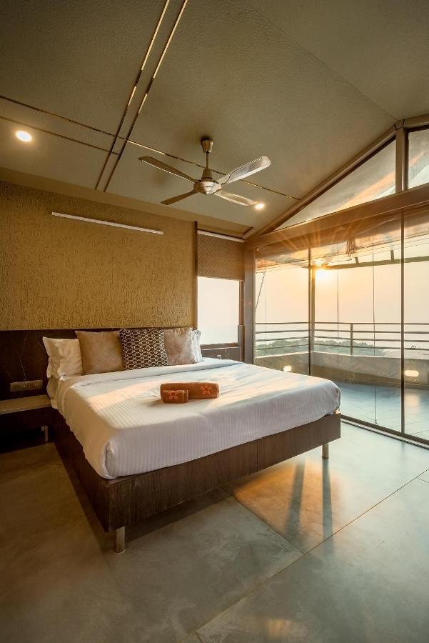 Saffronstays Heavone Trio, Lonavala Esterno foto
